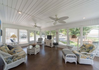 Barefoot Properties | Kentucky Lake Vacation Rentals | Lake House | Sun Porch