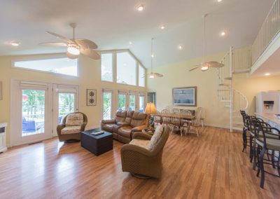 Barefoot Properties | Kentucky Lake Vacation Rentals | Lake House | Great Room